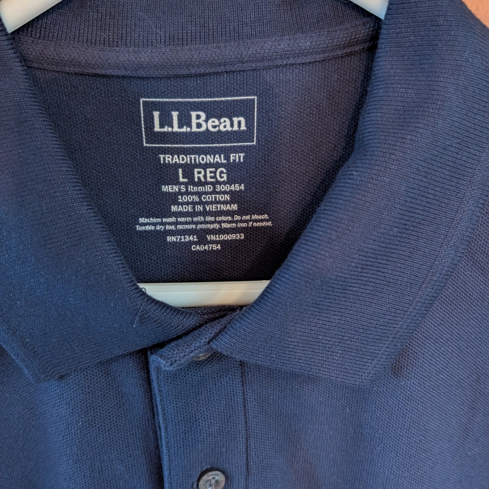 L.L. Bean Men's Traditional Fit Navy Shirt NWOT
